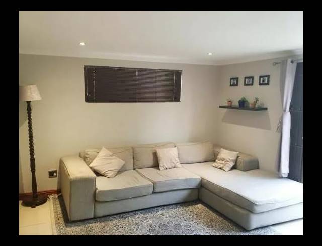 2 BEDROOM TOWNHOUSE RENTED IN HUMEWOOD